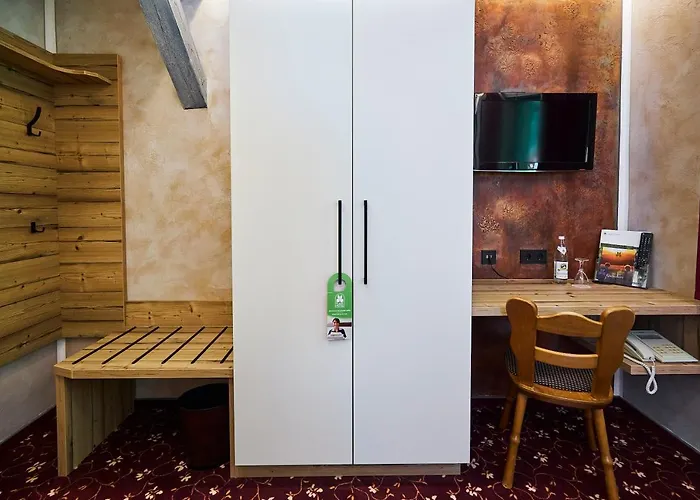 Flair-waldhotel Mellestollen מלון Saalfeld Saale